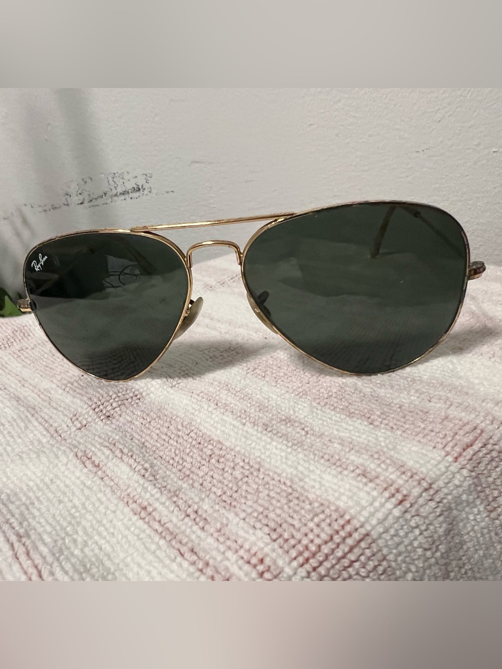 Ray-Ban Gold Frame Aviator Sunglasses with Dark Green Lenses